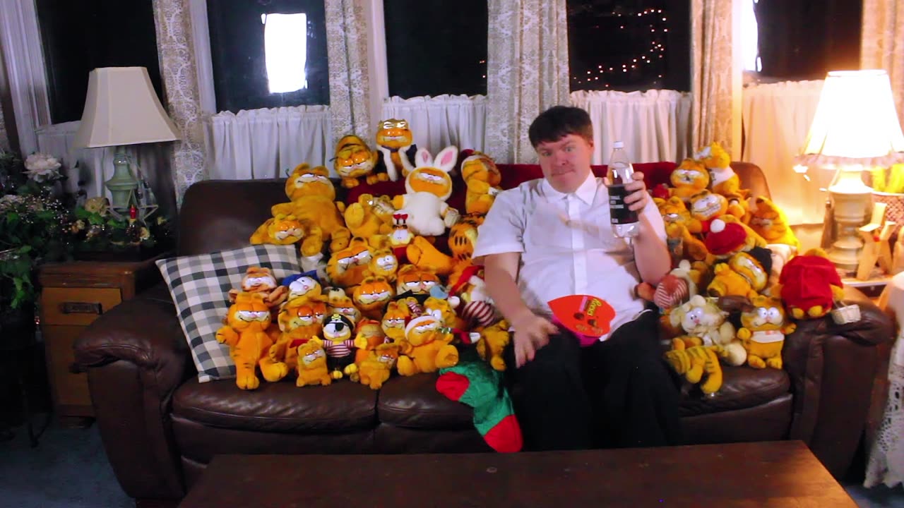 Solo Valentine’s with Garfield Set to John Mayer’s Perfectly Lonely