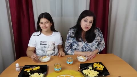 CSAK SÁRGA ÉTELEK EGÉSZ NAP!! MOLLI ELSŐ BANKKÁRTYÁJA! )