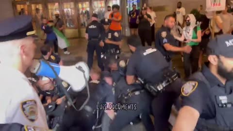 Free Palestine protesters arrested for assaulting black police officers