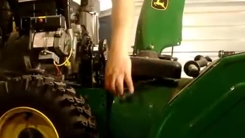(NSFW) John Deere 928E Snow blower Auger belt change PT 2