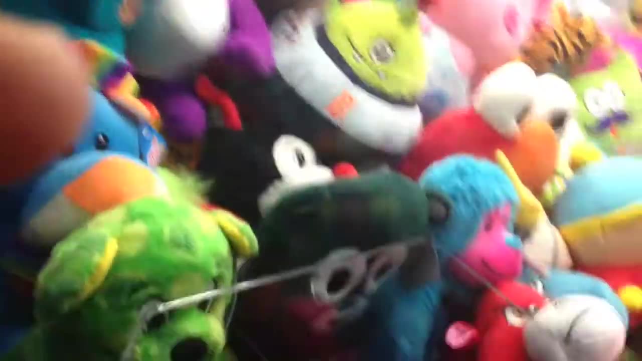 THE BEST 2 IN 1 YOU WILL EVER SEE AT THE CLAW MACHINE! #2