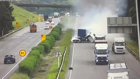 CCTV shows how a bakkie was pushed into the path of destruction in fatal N3 crash at Shongweni