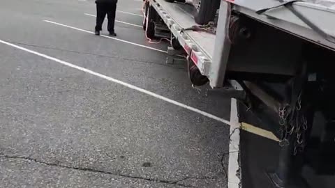 AIR IT UP #ourtruckinglife #reallifetruckers #truckdrivers #atruckerslife #truckdriver