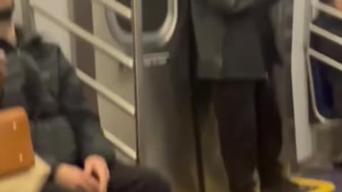 NYC subway rider stands up to man harassing passengers on the train