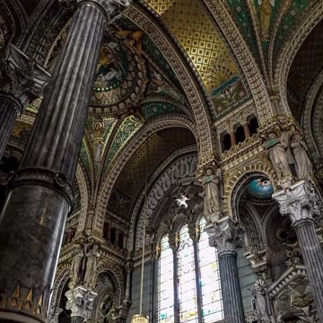 Modern Architecture vs Old School Architecture