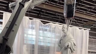 Robot esculpe estatuas de mármol con alto nivel de detalle