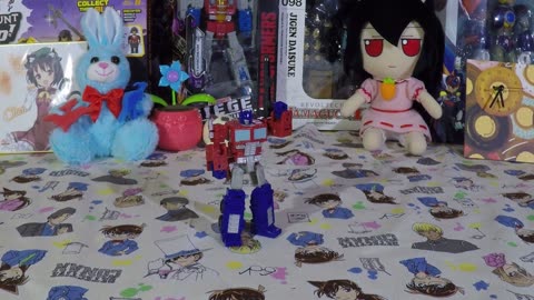 Transformers Legacy Universe Optimus Prime unboxing and conversion
