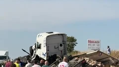Incidente mortale sulla SS 131 a Macomer muore un camionista di 48 anni