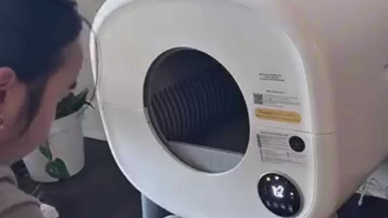 This automatic cat litter box is life changing π₯ΉπππΈπΊπ»