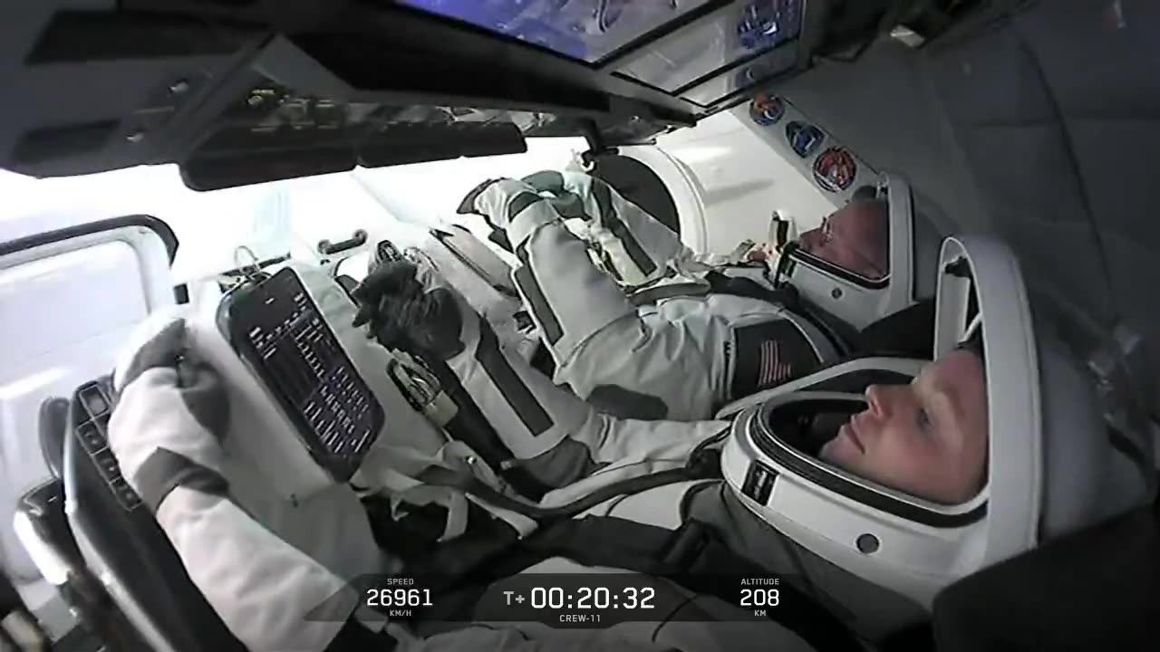 SpaceX 🌎 Dragon and Crew-11 on-orbit on their way to the Space Station