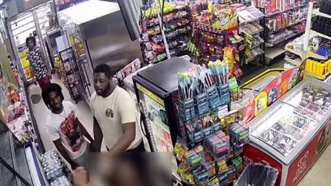 Bottle Attack at Florida Store — Suspect Wanted After Employee Knocked Unconscious