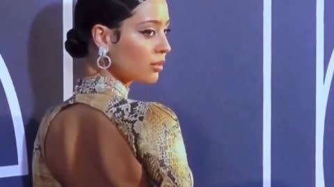 Euphoria's Maddy (Alexa Demie) Stunning Red Carpet Look