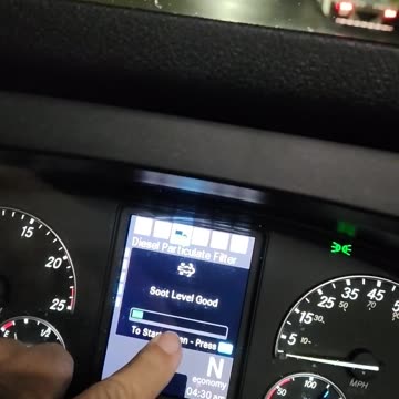 HOW TO MAUALLY REGEN A FREIGHTINER #ourtruckinglife #reallifetruckers #truckdrivers #atruckerslife