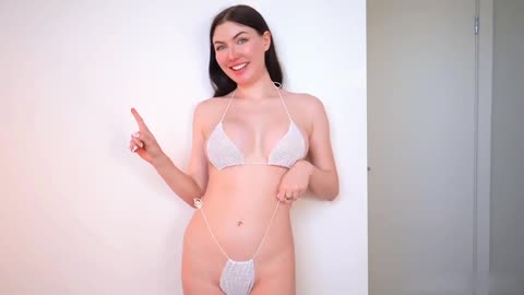 💋 Her Most Revealing Bikini Yet – Full Haul Inside!