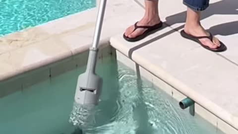 Rechargeable Pool Vacuum