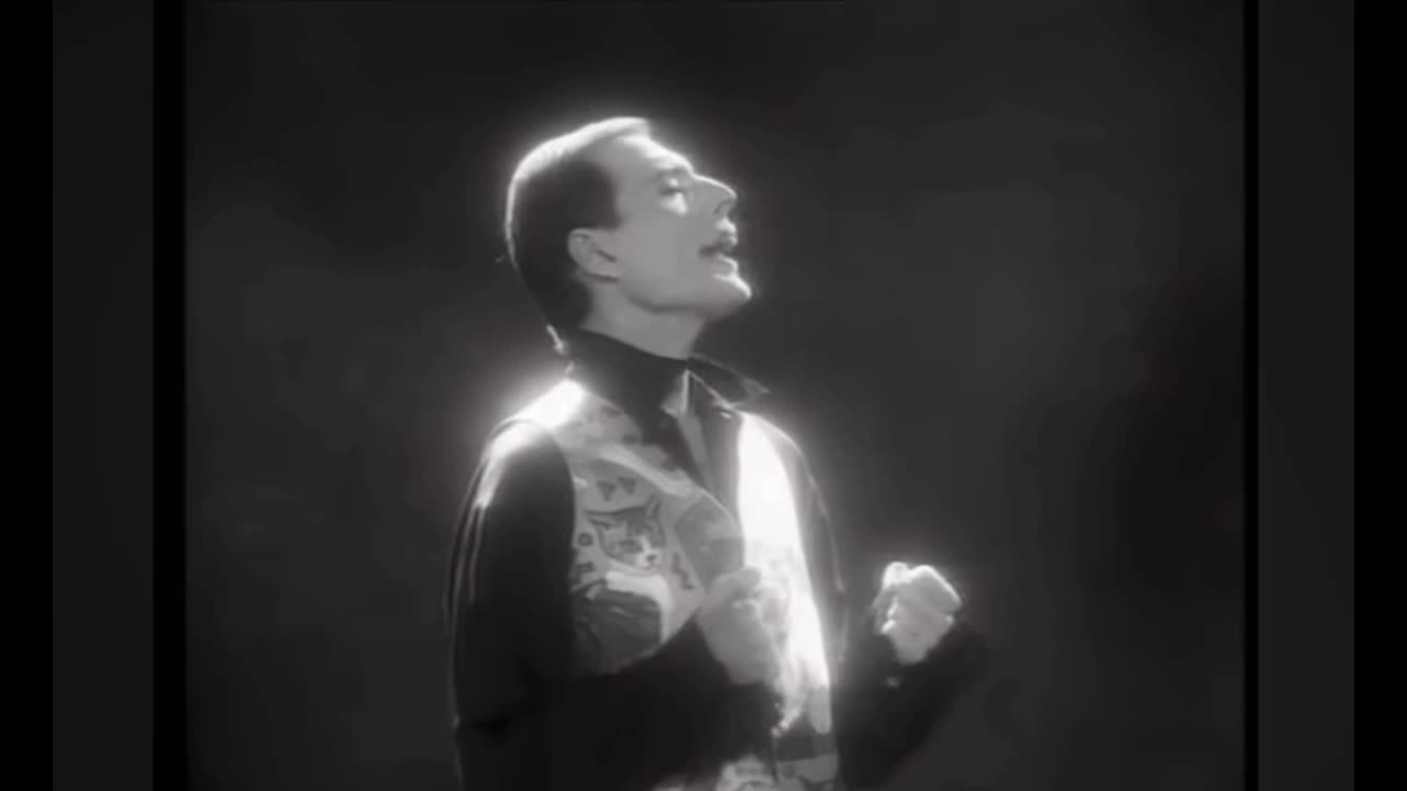 Queen - These Are The Days Of Our Lives (Official Music Video,