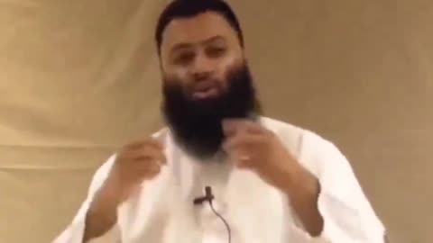 🚨🇬🇧Muslim man in the UK