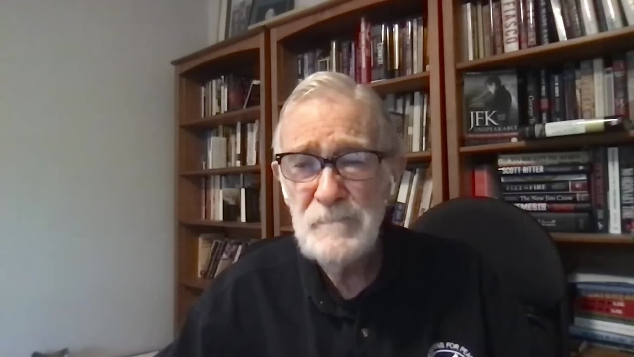 Putin CRUSHES Trump’s Bluff: Ukraine Peace Deal COLLAPSING w/ Larry Johnson & Ray McGovern