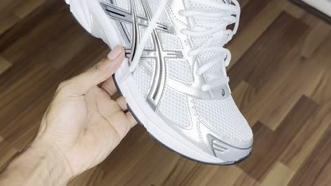 Step into the trend. ASICS 1130 – the sneaker of the season! ☁️👟