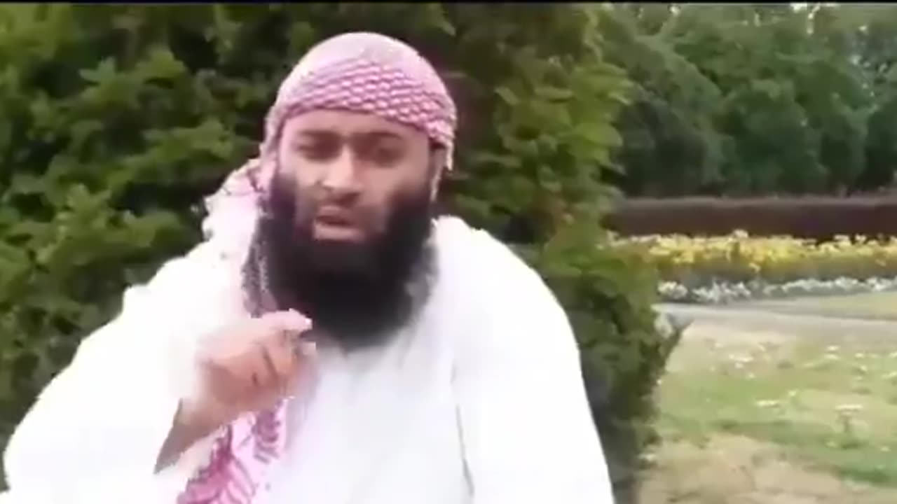 Islamic preacher in the UK: “We will never accept your secular laws and democracy