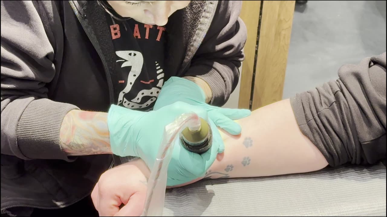 SONJA GETS A TATTOO!