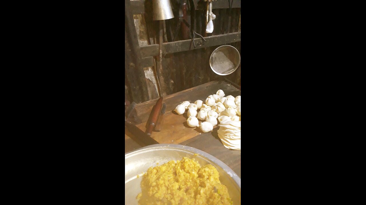 Food ➡️ I am making very delicious singaras.