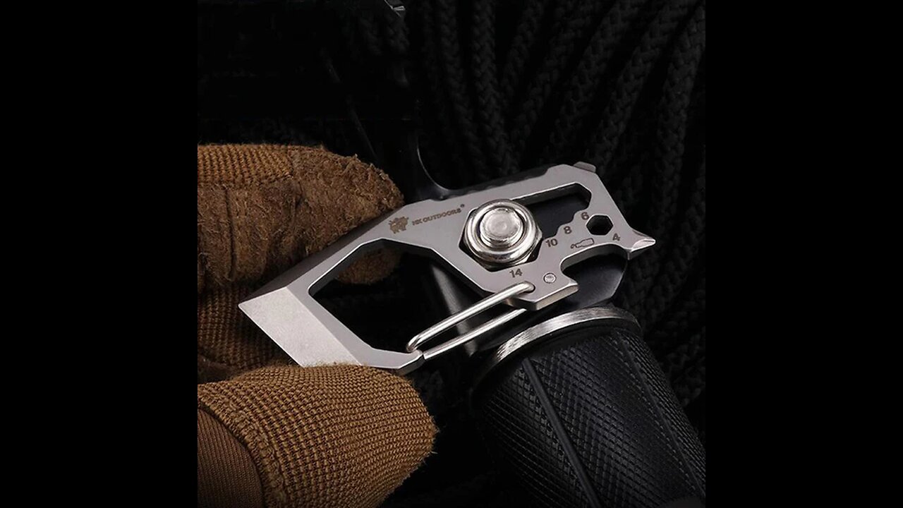 Outdoor Multi-Function Self-Defense Carabiner