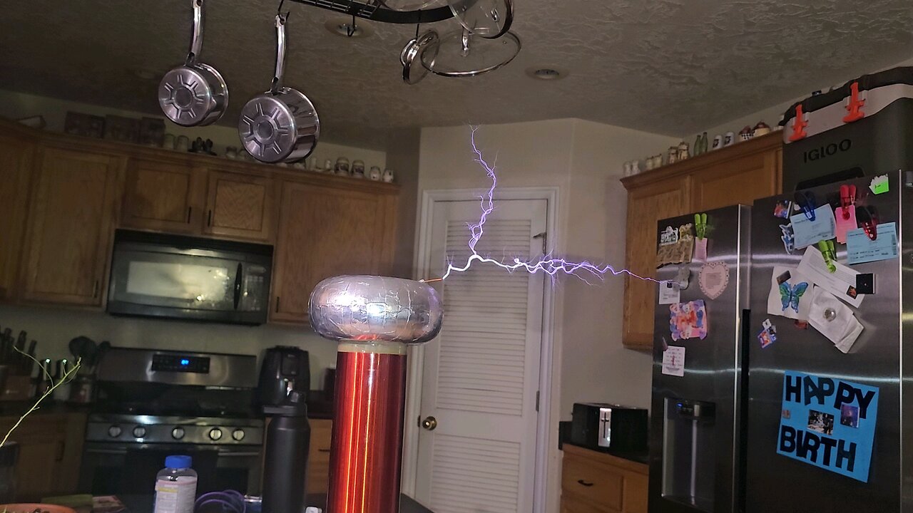 Popcorn on mini Tesla Coil