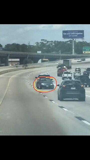 RECKLESS TOWING CAR🚛🚗🛣️🚕📸CAUSE PANIC-CHAOS ON BUSY FREEWAY IN HOUSTON🚗🛣️🚙💫