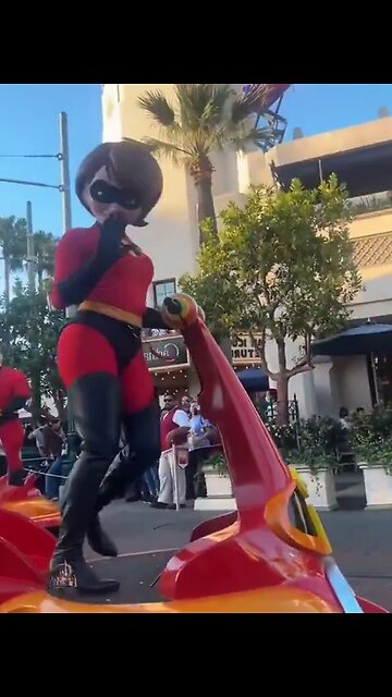 Questionable Disney 🤣🤣