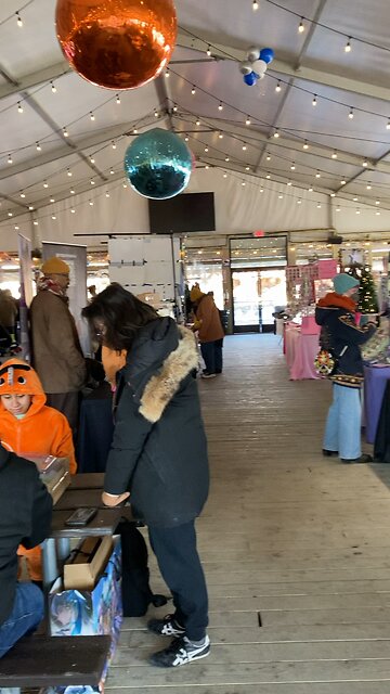 “Don’t say lazy” played at a winter anime festival