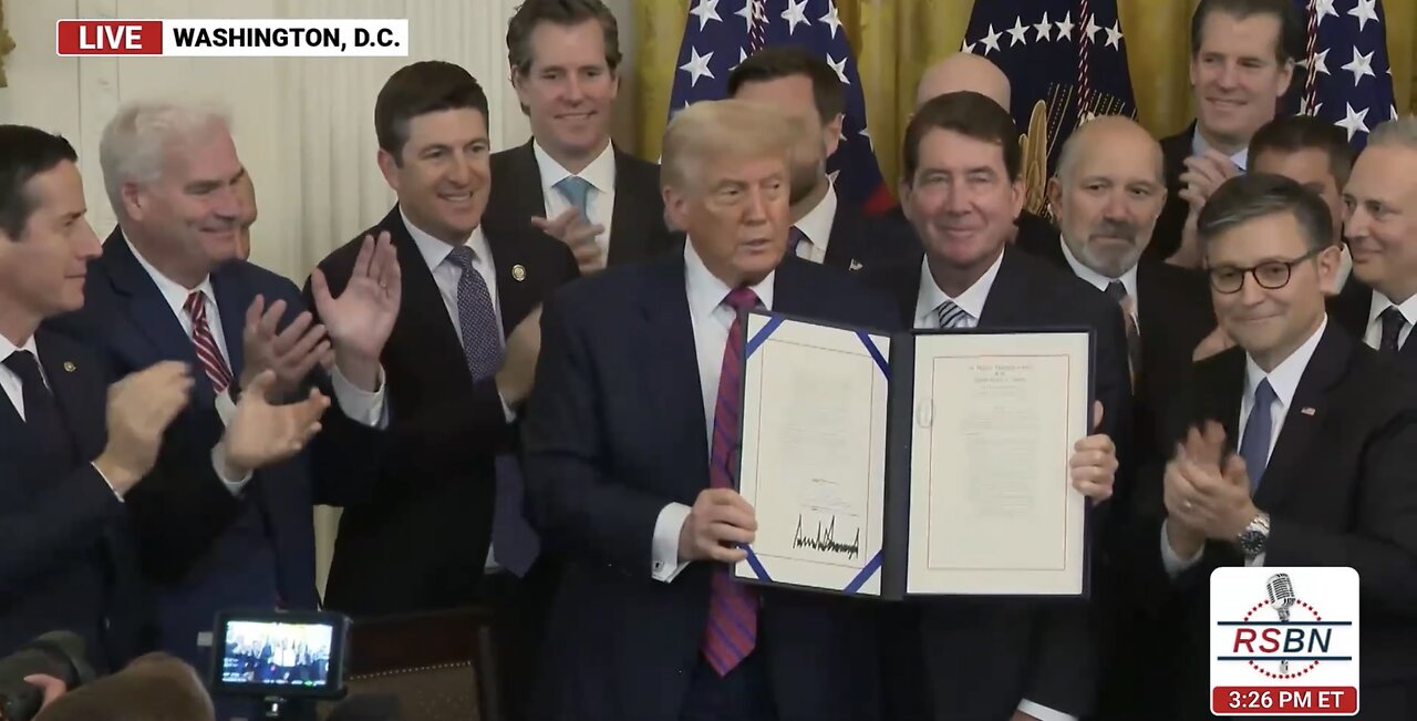 TRUMP❤️🇺🇸🥇🪽🕺PARTICIPATE IN SIGNING CEREMONY🤍🇺🇸🏅🪽📃✍️OF THE GENIUS ACT💙🇺🇸🏅🪽🏛️⭐️