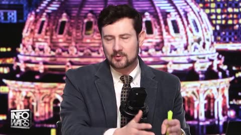 Why are schools across America opting to cancel picture day? 🤔