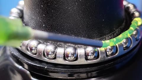 How to install front forks on a bicycle