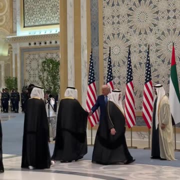 President Donald J. Trump arrives at Qasr Al Watan 🇺🇸🇦🇪