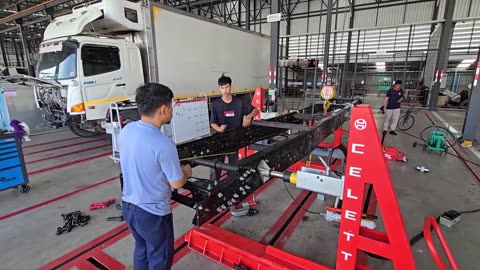Truck Repair Training at HINO by Celette