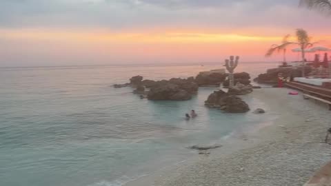 Yalda Hakim, rikthehet për pushime në jugun e Shqipërisë