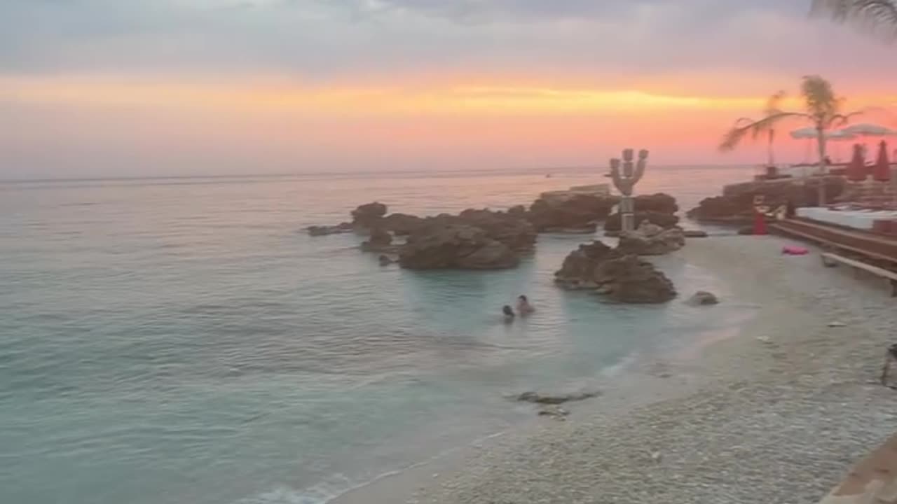 Yalda Hakim, rikthehet për pushime në jugun e Shqipërisë