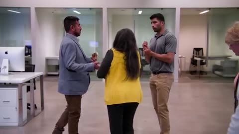SENIOR Catches SCAMMER STEALING