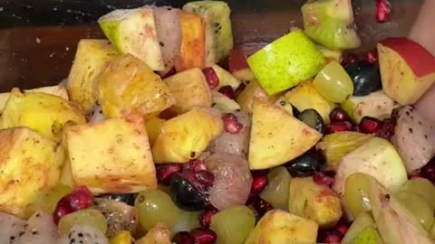Hey CANADA 🇨🇦🇨🇦 check out cool fruit 🍓🍑 custard 😍😍