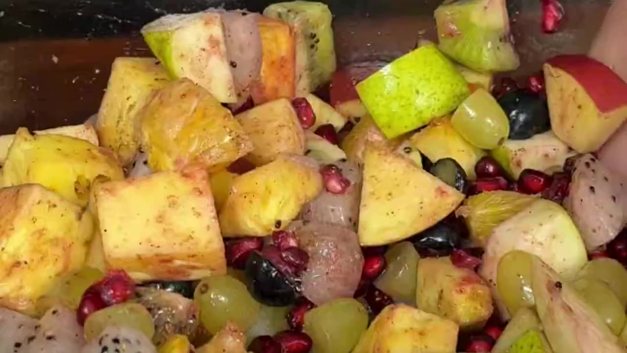 Hey CANADA 🇨🇦🇨🇦 check out cool fruit 🍓🍑 custard 😍😍