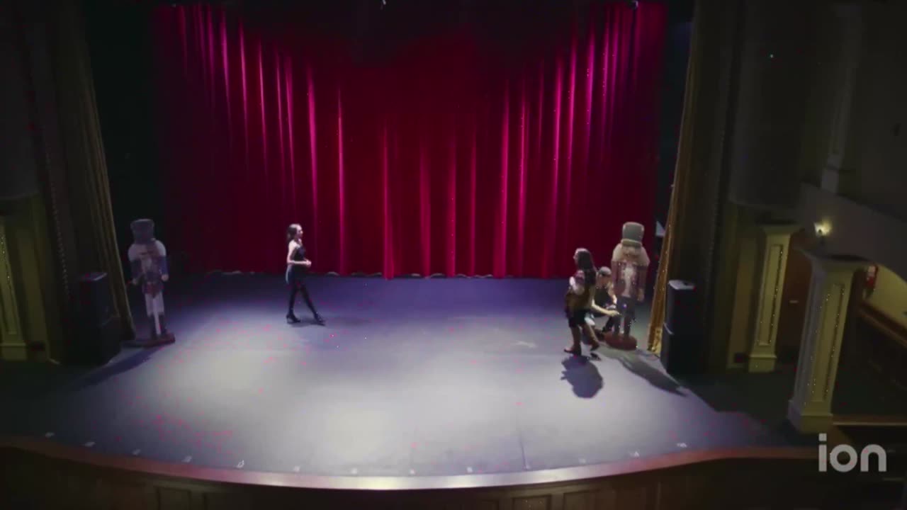 Rockin Around The Christmas Boots 1x22