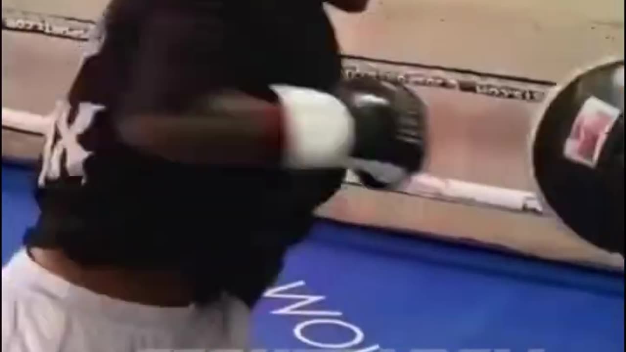 Conor Benn CRAZY Combo on the mitts