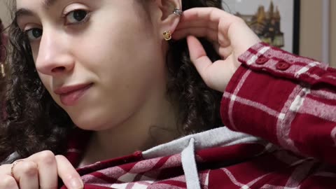Unboxing Gryffindor Girls Crew Earrings | Harry Potter Accessories