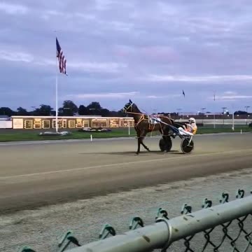 What the hell #reallifetruckers #truckinlifestyle #trucking #ourtruckinglife #truckdriver