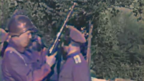 Torgau 1945 🤝 Soviets & Americans unite 🇺🇸🇷🇺 #ColourizedFootage