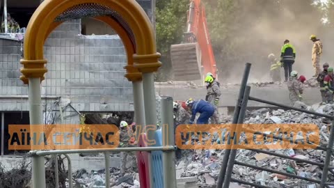 8th Victim Pulled From Rubble After Attacks on Kyiv Overnight