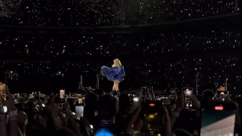 Taylor swift - mastermind/karma ICDIWABH MV premiere (the eras tour London night 8)