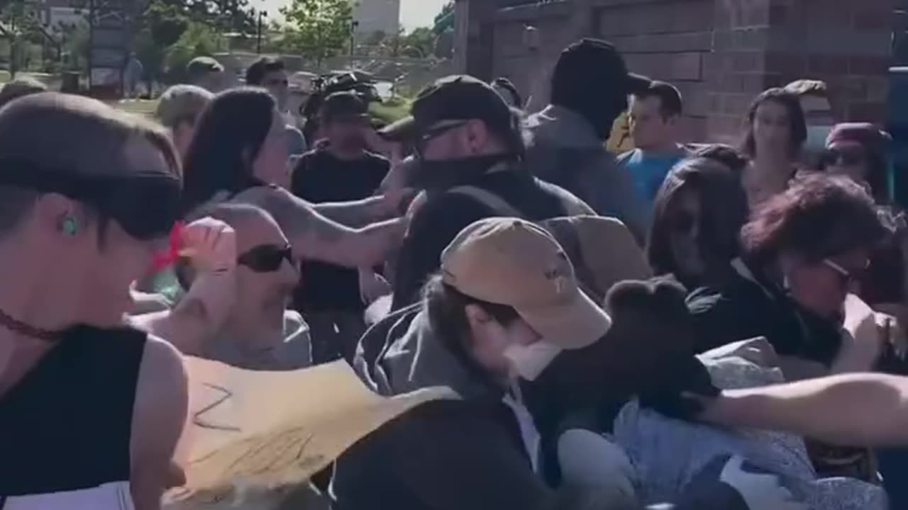 Crowd stands strong against ICE in Spokane