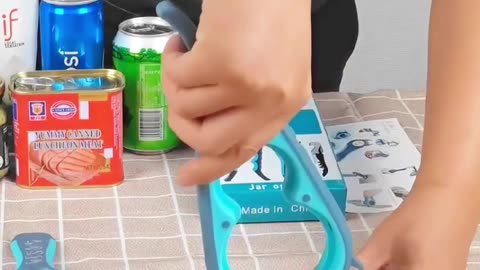 Seriously, the rubber band trick to open jars is GENIUS 🤯.